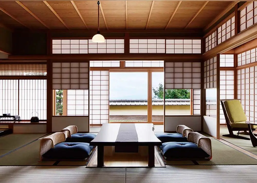 Casa de campo japonesa con jardín
